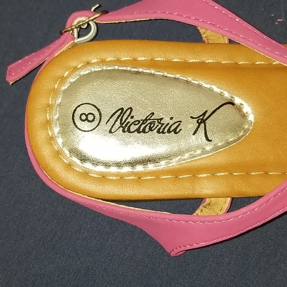 Women's Sandals - Picture 4 of 4